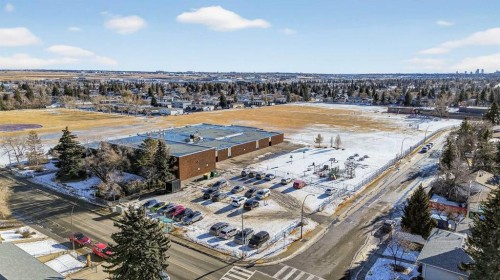 7228 Huntridge Hill Ne, Calgary, AB - Outdoor With View