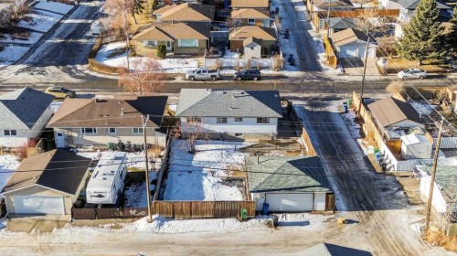 7228 Huntridge Hill Ne, Calgary, AB - Outdoor