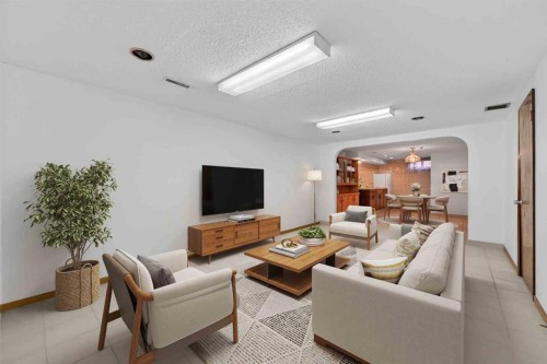 7228 Huntridge Hill Ne, Calgary, AB - Indoor Photo Showing Living Room