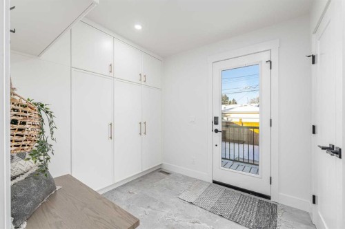 1152 Lake Sundance Crescent Se, Calgary, AB - Indoor Photo Showing Other Room