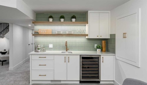 1152 Lake Sundance Crescent Se, Calgary, AB - Indoor Photo Showing Kitchen