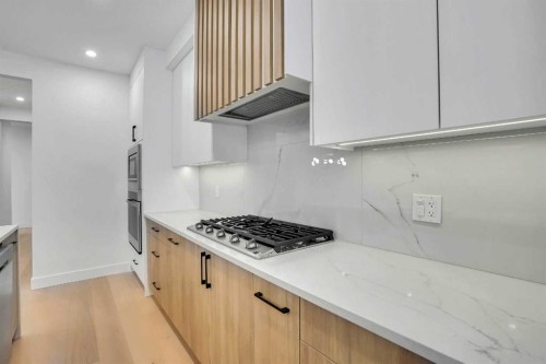 602 25 Avenue, Calgary, AB - Indoor Photo Showing Kitchen With Upgraded Kitchen