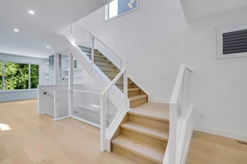 602 25 Avenue, Calgary, AB - Indoor Photo Showing Other Room