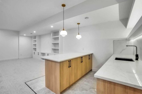 602 25 Avenue, Calgary, AB - Indoor Photo Showing Kitchen