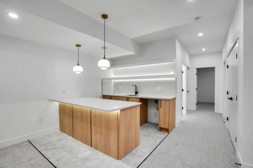 602 25 Avenue, Calgary, AB - Indoor Photo Showing Other Room