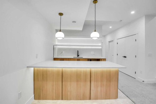 602 25 Avenue, Calgary, AB - Indoor Photo Showing Other Room