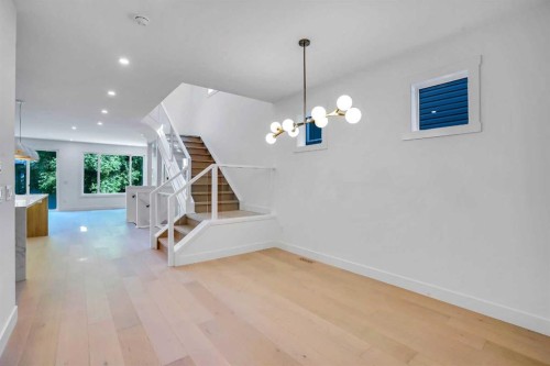 602 25 Avenue, Calgary, AB - Indoor Photo Showing Other Room