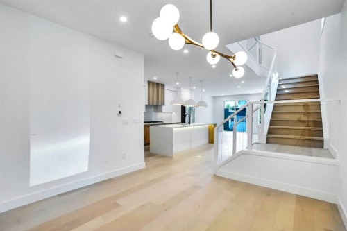 602 25 Avenue, Calgary, AB - Indoor