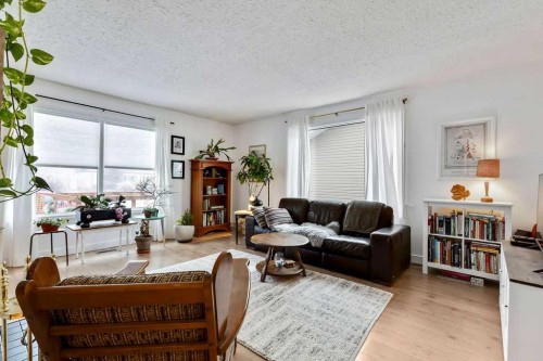 411 Mountain View Place, Longview, AB - Indoor Photo Showing Living Room