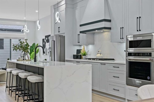 107 Hartford Road Nw, Calgary, AB - Indoor Photo Showing Kitchen With Upgraded Kitchen