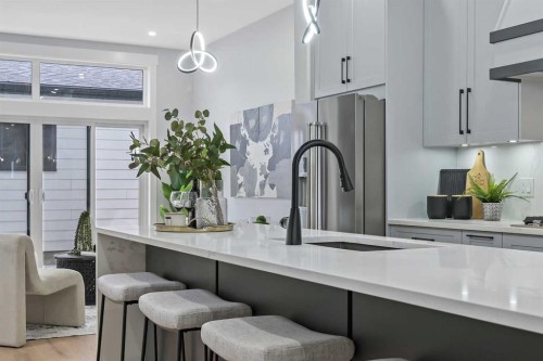 107 Hartford Road Nw, Calgary, AB - Indoor