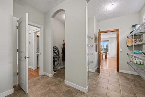 39 Elgin Estates Green Se, Calgary, AB - Indoor Photo Showing Other Room