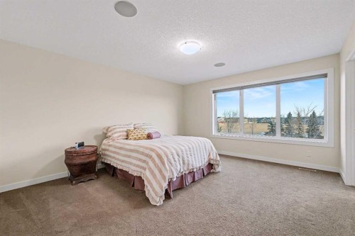 39 Elgin Estates Green Se, Calgary, AB - Indoor Photo Showing Bedroom