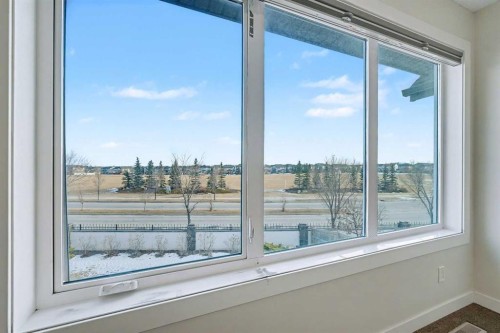 39 Elgin Estates Green Se, Calgary, AB - Indoor Photo Showing Other Room