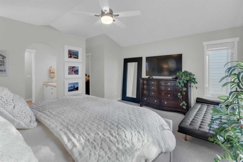 3611 1 Street, Calgary, AB - Indoor Photo Showing Bedroom