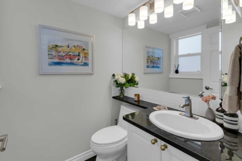 3611 1 Street, Calgary, AB - Indoor Photo Showing Bathroom