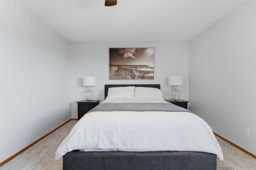 175 Macewan Park Circle Nw, Calgary, AB - Indoor Photo Showing Bedroom