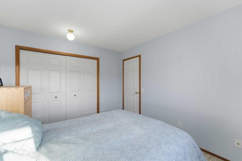 175 Macewan Park Circle Nw, Calgary, AB - Indoor Photo Showing Bedroom