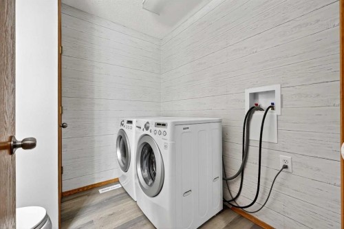 1336 Meadowbrook Drive Se, Airdrie, AB - Indoor Photo Showing Laundry Room