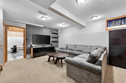 1336 Meadowbrook Drive Se, Airdrie, AB - Indoor Photo Showing Living Room