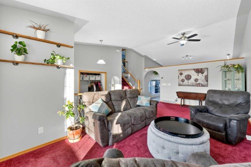 1336 Meadowbrook Drive Se, Airdrie, AB - Indoor Photo Showing Living Room