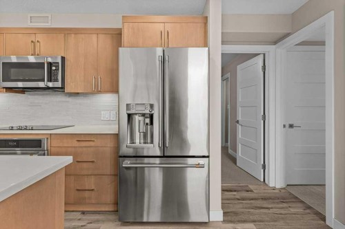 111-810 7Th Street, Canmore, AB - Indoor Photo Showing Kitchen