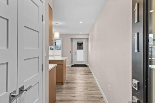 111-810 7Th Street, Canmore, AB - Indoor Photo Showing Other Room