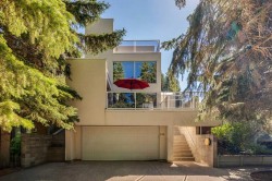 914 7A Street NW Calgary, AB T2M 3J3