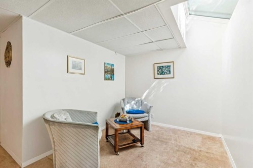 914 7A Street Nw, Calgary, AB - Indoor Photo Showing Other Room