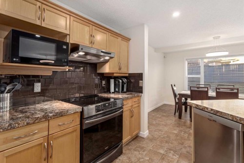 38 Evansbrooke Manor Nw, Calgary, AB - Indoor Photo Showing Kitchen