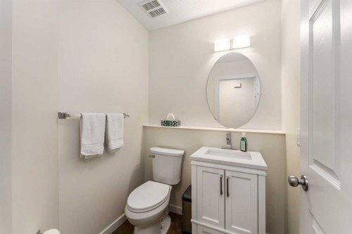 38 Evansbrooke Manor Nw, Calgary, AB - Indoor Photo Showing Bathroom