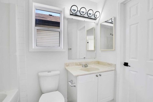 35 Taralea Place Ne, Calgary, AB - Indoor Photo Showing Bathroom