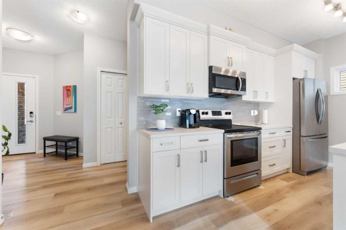 13 Walcrest Way Se, Calgary, AB - Indoor Photo Showing Kitchen