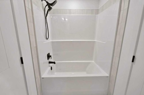 572 Seton Circle, Calgary, AB - Indoor Photo Showing Bathroom
