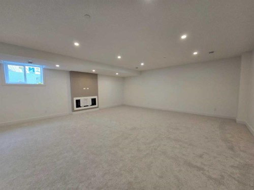 24 St Andrews Close, Lyalta, AB - Indoor Photo Showing Other Room