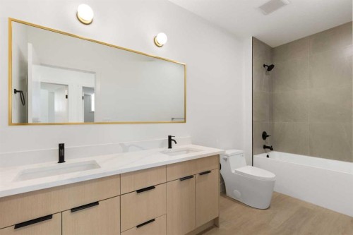 24 St Andrews Close, Lyalta, AB - Indoor Photo Showing Bathroom