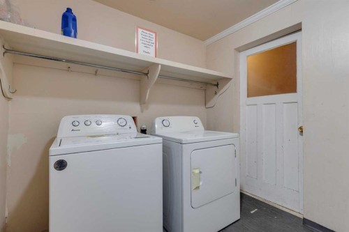 2647 Charlebois Drive Nw, Calgary, AB - Indoor Photo Showing Laundry Room