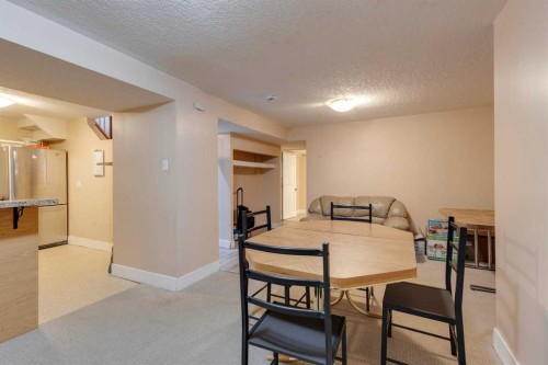 2647 Charlebois Drive Nw, Calgary, AB - Indoor Photo Showing Other Room