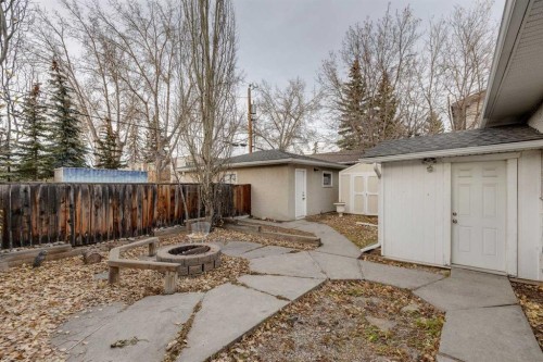2647 Charlebois Drive Nw, Calgary, AB - Outdoor