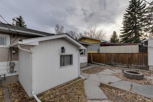 2647 Charlebois Drive Nw, Calgary, AB - Outdoor