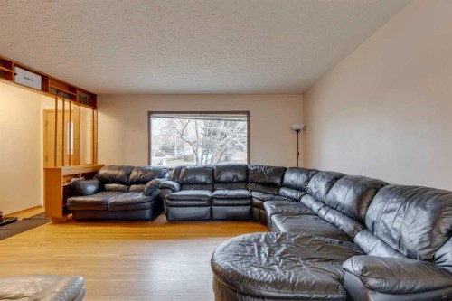 2647 Charlebois Drive Nw, Calgary, AB - Indoor Photo Showing Living Room