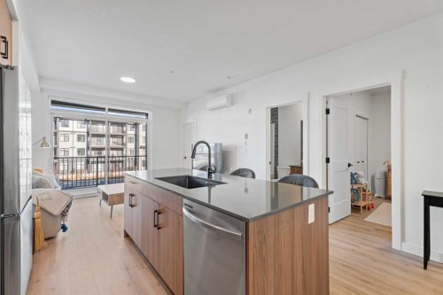 215-70 Sage Hill Walk Nw, Calgary, AB - Indoor Photo Showing Kitchen With Upgraded Kitchen