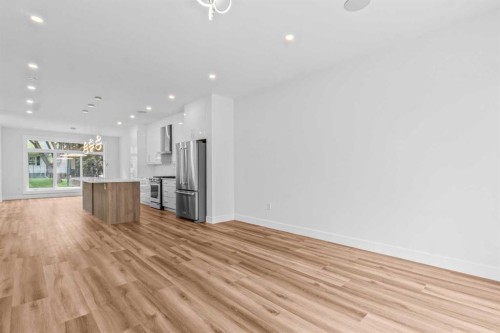 430 33 Avenue Nw, Calgary, AB - Indoor Photo Showing Kitchen