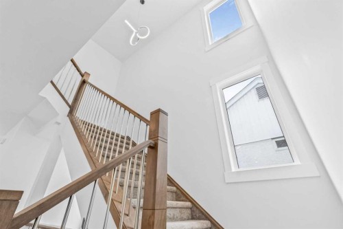 430 33 Avenue Nw, Calgary, AB - Indoor Photo Showing Other Room