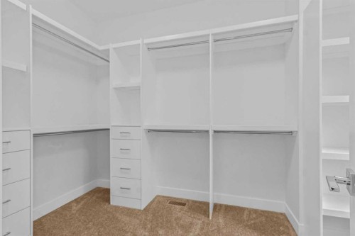 430 33 Avenue Nw, Calgary, AB - Indoor With Storage