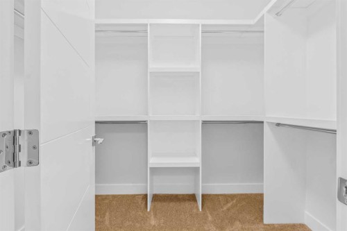 430 33 Avenue Nw, Calgary, AB - Indoor With Storage