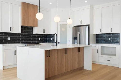 150 Muirfield Boulevard, Lyalta, AB - Indoor Photo Showing Kitchen With Upgraded Kitchen