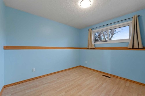 124 Falwood Crescent Ne, Calgary, AB - Indoor Photo Showing Other Room
