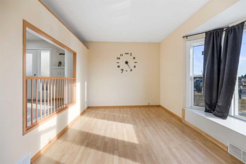 124 Falwood Crescent Ne, Calgary, AB - Indoor Photo Showing Other Room