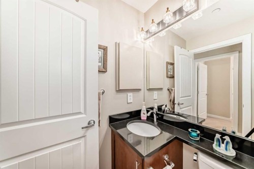 102-1005A Westmount Drive, Strathmore, AB - Indoor Photo Showing Bathroom